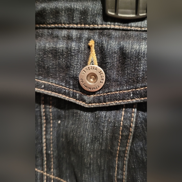 Venezia Denim Button-Front Sleavless Dress - Picture 4 of 4